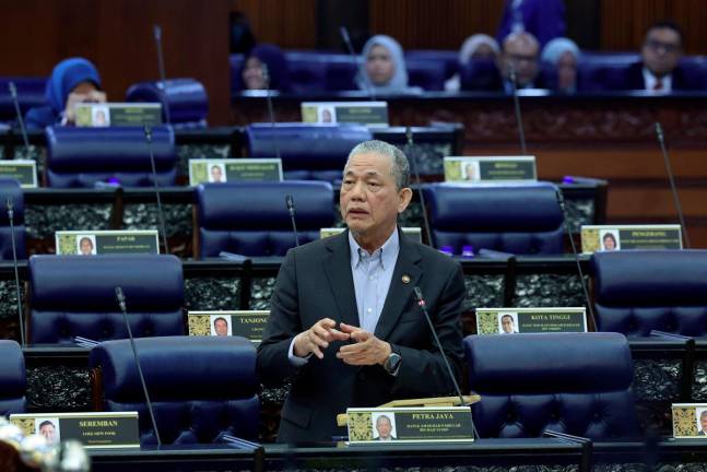 Timbalan Perdana Menteri Datuk Seri Fadillah Yusof pada Mesyuarat Ketiga Penggal Ketiga, Parlimen ke-15 Dewan Rakyat di Bangunan Parlimen hari ini. - Bernama