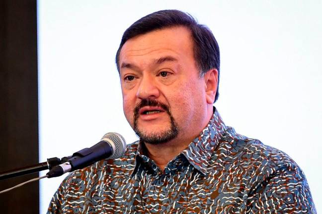 Menteri Kewangan II Datuk Seri Amir Hamzah Azizan menyampaikan ucapan pada Majlis Pelancaran Inisiatif Belanjawan 2025 kendalian SME Bank di Pusat Dagangan Dunia Kuala Lumpur (WTCKL) hari ini - fotoBERNAMA