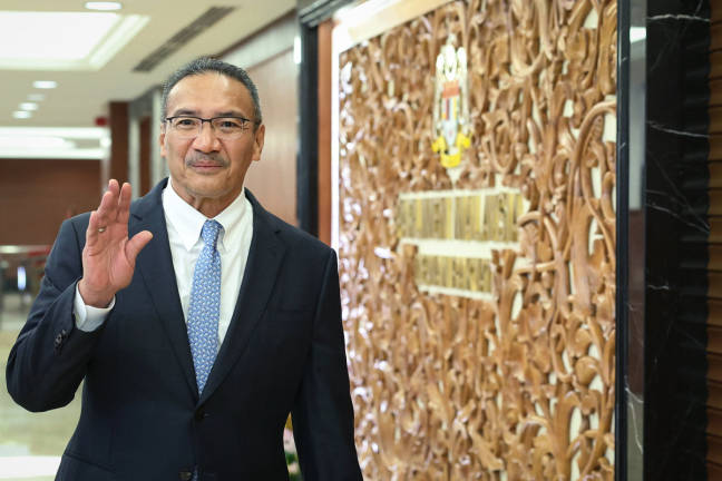 Sembrong MP Datuk Seri Hishammuddin Hussein. - BERNAMA