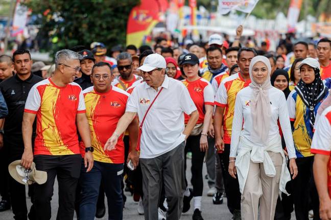 Sultan of Selangor Sultan Sharafuddin Idris Shah along with the Tengku Permaisuri of Selangor Tengku Permaisuri Norashikin participating in the 3KM run at the Larian Kita X Pesta Kelaut@ Pantai Kelanang 2025 program at Pantai Kelanang, Kuala Langat today.