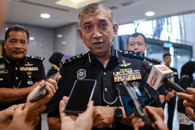 Pengarah Jabatan Integriti dan Pematuhan Standard (JIPS) Bukit Aman Datuk Seri Azri Ahmad. - BERNAMApix