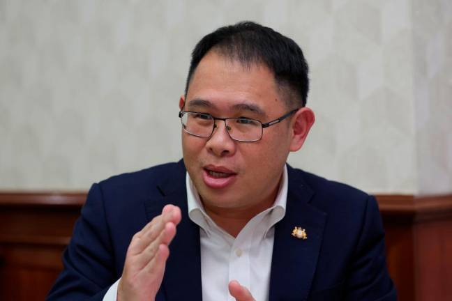 Pengerusi Jawatankuasa Kesihatan dan Perpaduan Negeri Johor Ling Tian Soon - FotoBernama
