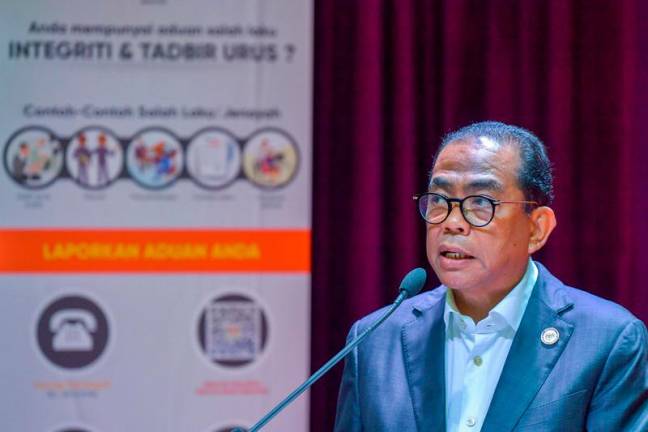 Menteri Pertahanan, Datuk Seri Mohamed Khaled Nordin. - fotoBERNAMA