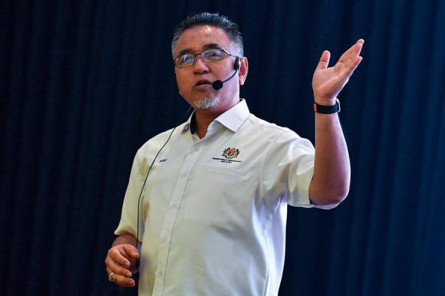 Timbalan Menteri Pertahanan, Adly Zahari. - fotoBERNAMA