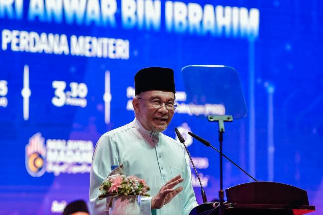 Perdana Menteri Datuk Seri Anwar Ibrahim menyampaikan ucapan pada Majlis Amanat Perdana Perkhidmatan Awam (MAPPA) ke-20 “Perkhidmatan Awam MADANI” di Pusat Konvensyen Antarabangsa Putrajaya (PICC) hari ini - BERNAMA
