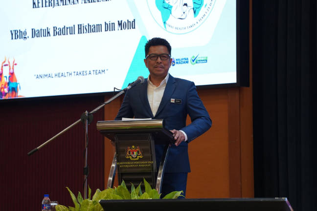 Ministry of Agriculture and Food Security (KPKM) deputy secretary-general (Development), Datuk Badrul Hisham Mohd at 2025 World Veterinary Day celebration took place today at Wisma Tani, Putrajaya today. (Credit - Jabatan Perkhidmatan Veterinar / Facebook)