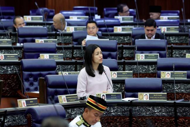 Timbalan Menteri Komunikasi Teo Nie Ching pada Mesyuarat Ketiga Penggal Ketiga, Parlimen ke-15 Dewan Rakyat di Bangunan Parlimen hari ini. - Bernama