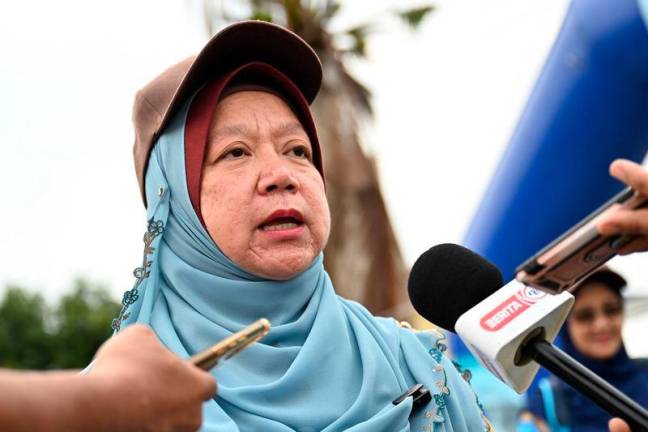 Pengarah Kesihatan Terengganu Datuk Dr Kasemani Embong - fotoBERNAMA