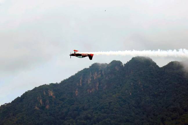 Gamebird Malaysia Aerobatic Team Malaysia (GB-1) performance at LIMA’25. - BERNAMApix