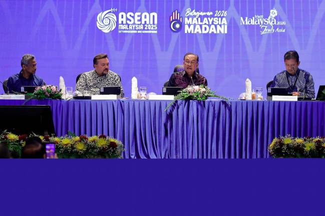 Prime Minister also Finance Minister Datuk Seri Anwar Ibrahim delivers his closing remarks at the Budget 2026 Engagement Session at the Ministry of Finance, today. - Bernama pic