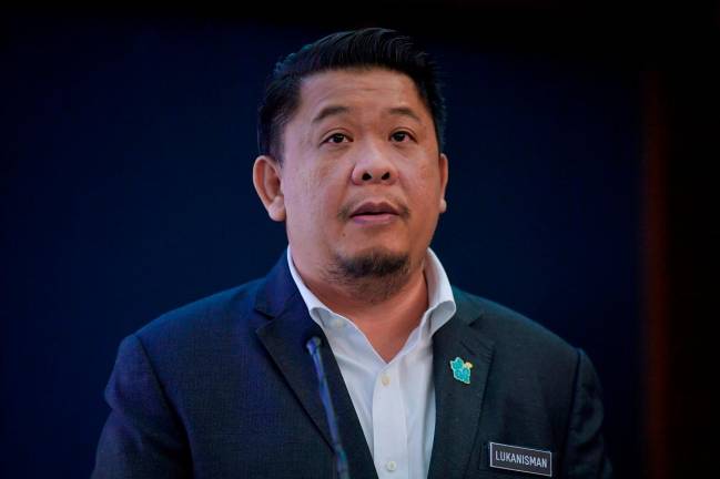 Deputy Health Minister, Datuk Lukanisman Awang Sauni. - BERNAMApix