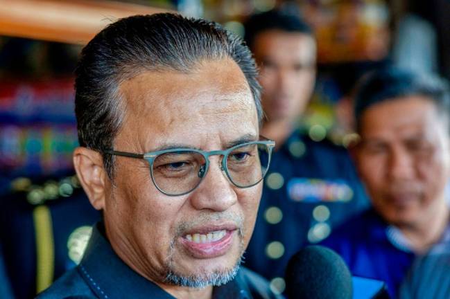 Kelantan KPDN director, Azman Ismail. - BERNAMApix
