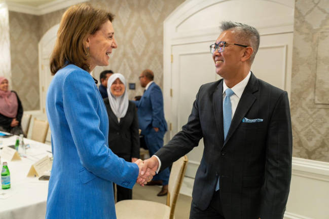 Investment, Trade and Industry Minister Tengku Datuk Seri Zafrul Abdul Aziz met with Google representatives in Washington, United States. (Credit - Tengku Zafrul / Facebook)