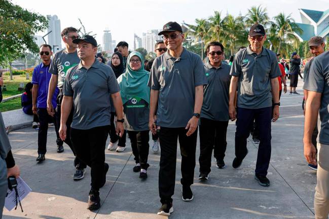 Health Minister Datuk Seri Dr Dzulkefly Ahmad during the launch of the National Organ and Tissue Donation Awareness Week 2025 at Taman Tasik Titiwangsa. Bernama pic