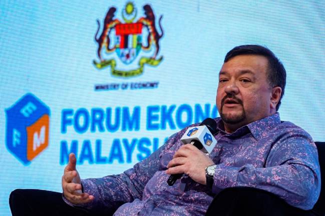 Menteri Kewangan II, Senator Datuk Seri Amir Hamzah Azizan. - fotoBERNAMA