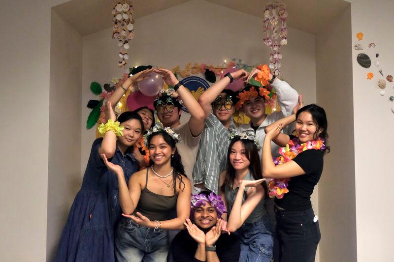 Embracing campus diversity: Charles (center), together with members of The Philippine United Student Organisation, hosts a Filipino Night Market Event on campus. Such events exemplify CUHK’s vibrant international community where students from across Asia and beyond share their cultural heritage while forming lasting friendships. $!Embracing campus diversity: Charles (center), together with members of The Philippine United Student Organisation, hosts a Filipino Night Market Event on campus. Such events exemplify CUHK’s vibrant international community where students from across Asia and beyond share their cultural heritage while forming lasting friendships.