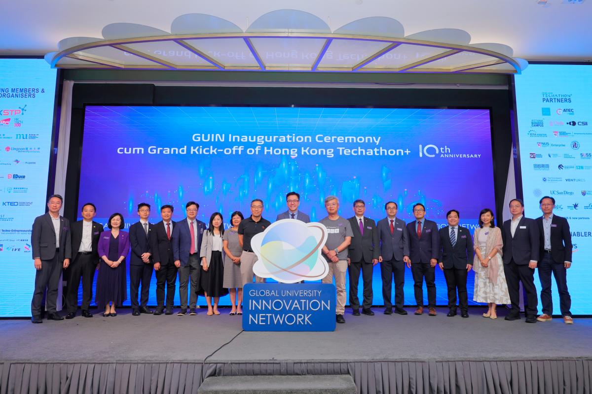 HKSTP, joined by representatives from 15 local tertiary institutions, officially announced the establishment of GUIN. The ceremony is officiated by Professor Sun Dong, Secretary for Innovation, Technology and Industry (front row, centre), Mr Albert Wong, CEO of HKSTP (front row, left), Mr Derek Chim, Head of Startup Ecosystem and Development (front row, right) as well as senior management from participating institutions.