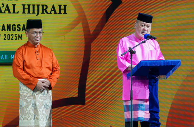 Prime Minister’s Department (Religious Affairs) Datuk Dr Mohd Na’im Mokhtar, along with His Majesty Yang di-Pertuan Agong Sultan Ibrahim, attended the National-Level Ma’al Hijrah Celebration for the Year 1447H/2025M held yesterday at the Malaysia International Trade and Exhibition Centre (MITEC). - BERNAMA