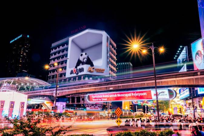 Picture: Giant Screen in the Golden Triangle of KL
