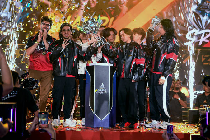 Selangor Red Giants (SRG.OG) clinched a hat-trick of Mobile Legends Bang Bang Professional League Malaysia (MPL MY) titles after defeating Homebois 4-0 in the Grand Finals at Stadium Juara today. - BERNAMApix