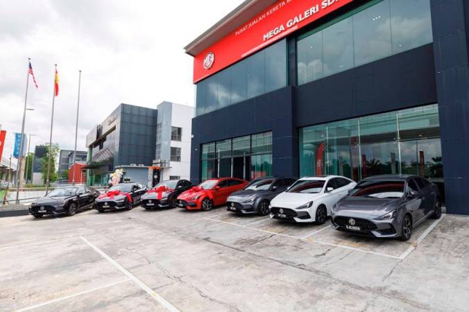 SAIC Motor Malaysia celebrates first wave of MG5 sedan deliveries