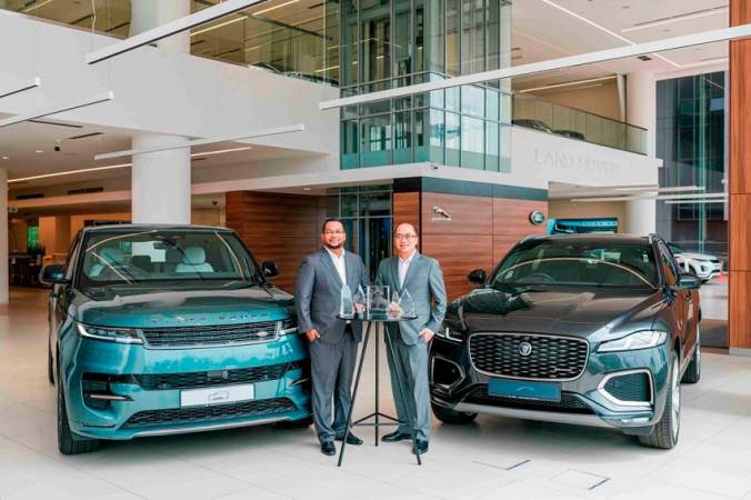 JLR Malaysia triumphs again with fifth ‘retailer of the year’ title