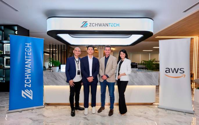 Validating Zchwantech’s strong technical foundation. (From left to right): Zchwantech executive director Alex Chan, Seow, AWS Malaysia country manager Peter Murray and senior account manager Priscelia Siew.