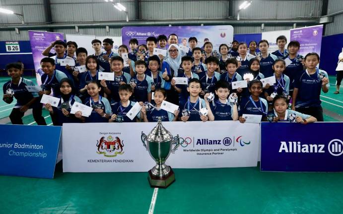 Siti on the double at Allianz Junior Badminton Championship 2025