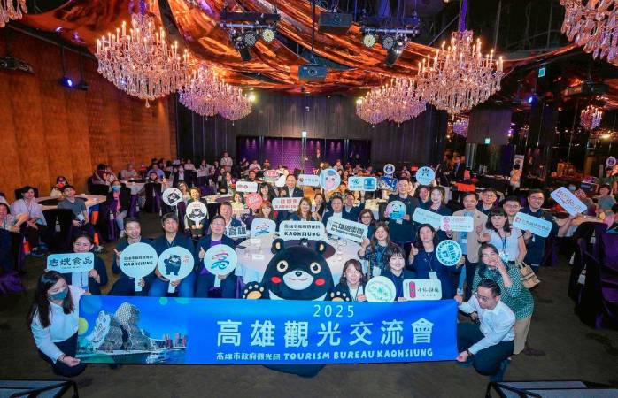 Tourism Bureau has joined forces with the travel agencies, lodging providers, tourism factories and related industries to form the “Kaohsiung Tourism Team,” proactively expanding into international markets.