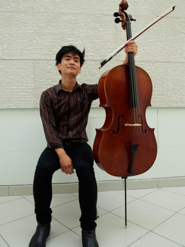 $!The cello artist
