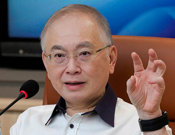 Dr Wee Ka Siong –fotoBernama