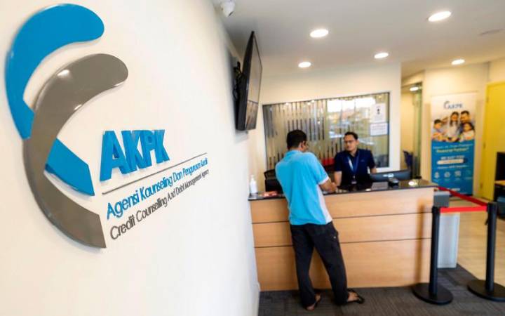 Organisations such as AKPK provide invaluable services to individuals struggling with debts. – BERNAMApix