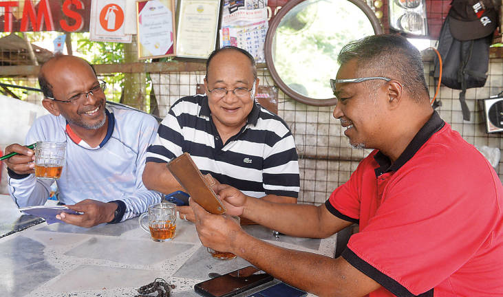 With advancing age, youthful interactions may fade into occasional meet-ups and brief phone conversations. – theSunpix