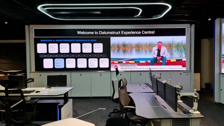 Datumstruct Enhances Singapore Experience Centre for Command Centre Technology
