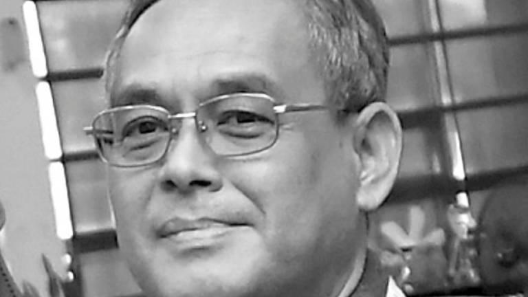 Allahyarham Rozaid Abdul Rahman diberi Anugerah Khas HAWANA 2025 atas jasa besar dalam dunia kewartawanan negara.Wartawan veteran Rozaid Abdul Rahman yang juga Pengarah Media dan Komunikasi Strategik di Pejabat Perdana Menteri (PMO) meninggal dunia petang tadi di rumahnya di Putra Heights Subang Jaya, akibat masalah jantung.