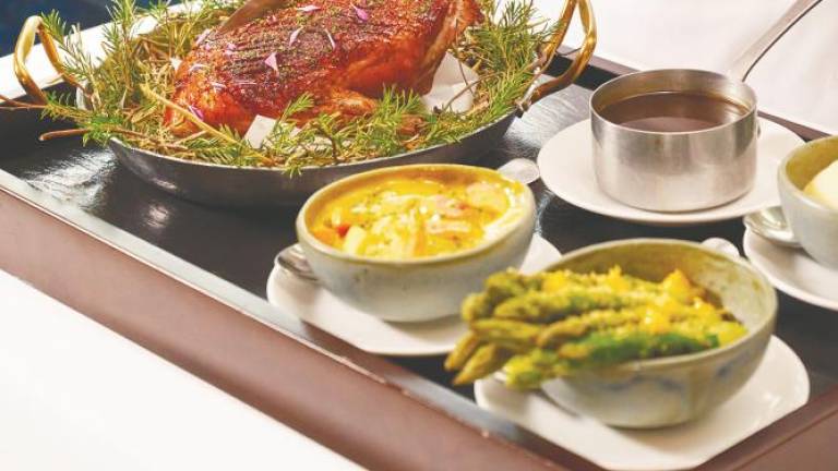 Enjoy live meat carving at your table when you opt for The Brasserie’s brunch buffet.