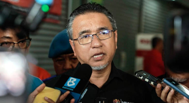 Timbalan Menteri Pertahanan Adly Zahari. - BERNAMApix