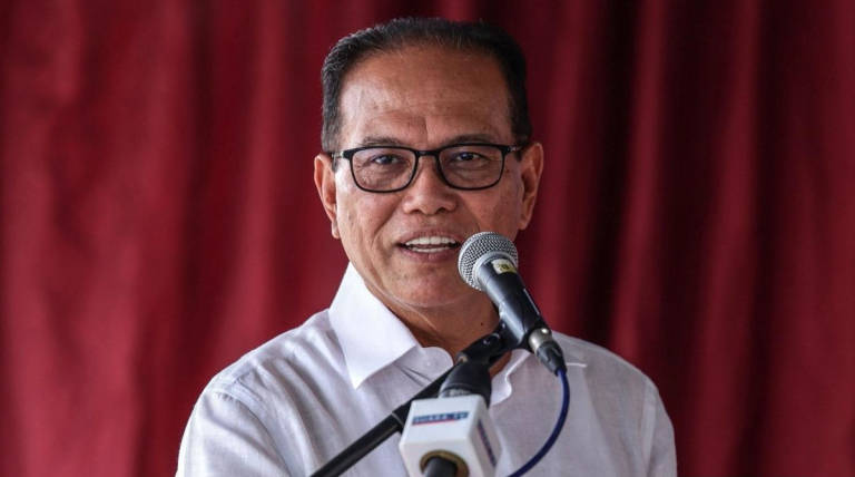 Pahang Menteri Besar Datuk Seri Wan Rosdy Wan Ismail. - BERNAMA