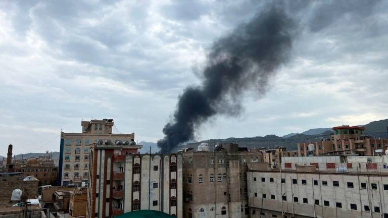 ISmoke billows following an Israeli airstrike in Sanaa, Yemen, September 10, 2025. REUTERS/Stringer