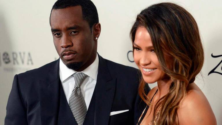Singer Cassie Ventura (R) alleges that Sean Combs (L) raped her in 2018. - AFP