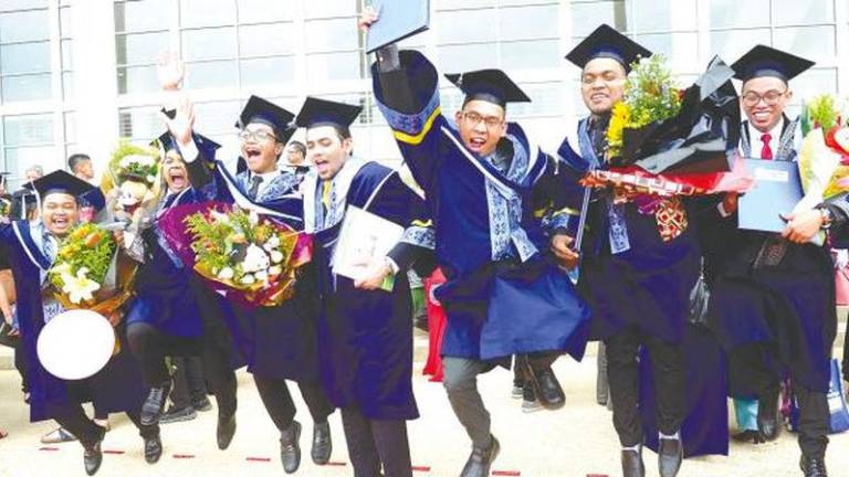 Share success stories of graduates to demonstrate the positive impact of higher education on individuals and society - BERNAMApix