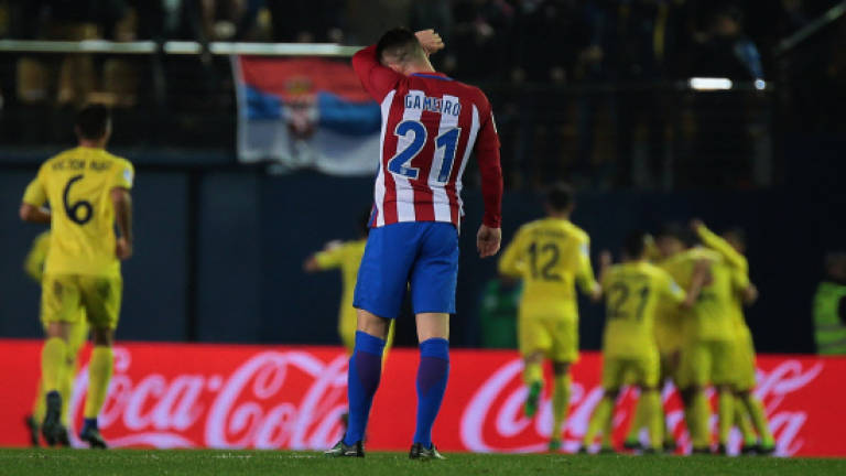 Villarreal leapfrog error-strewn Atletico