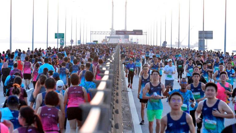Gambar hiasan sahaja. larian. MASRY CHE ANI THESUN