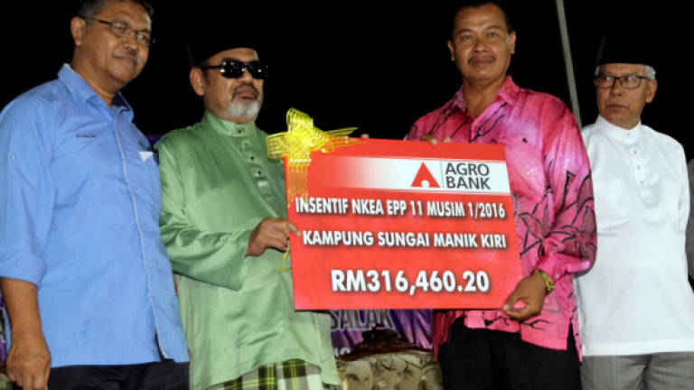 326 Sg Manik/Labu Kubong paddy farmers get over RM1.3m in incentives