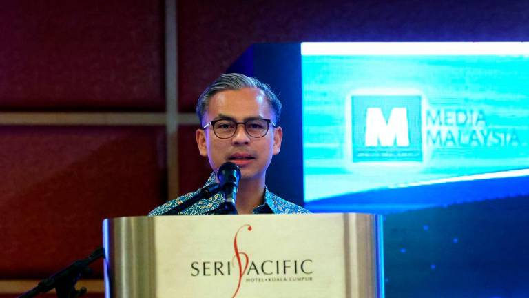 Menteri Komunikasi Datuk Fahmi Fadzil menyampaikan ucapan pada Majlis Makan Malam Gabungan Kelab Media Malaysia 2025 sempena Mesyuarat Agung Tahunan GKMM ke-2 dan Sambutan Hari Wartawan Nasional (HAWANA) 2025 yang berlangsung esok di Pusat Dagangan Dunia Kuala Lumpur (WTCKL).