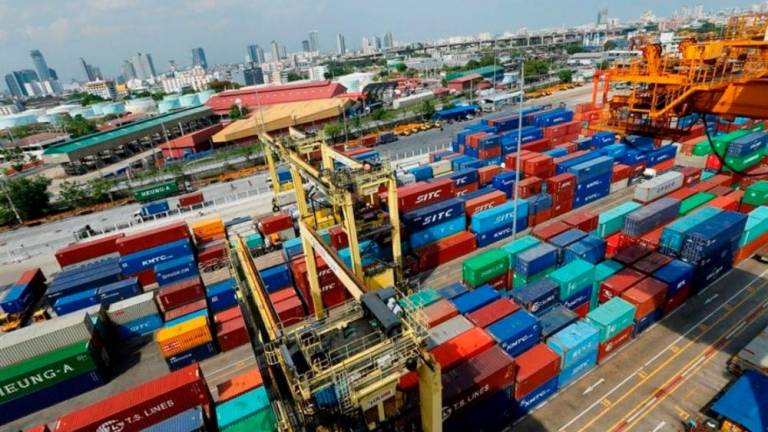 The use of the free trade agreements have to be strictly complied with, otherwise, there may be additional duties. – Bernama filepic