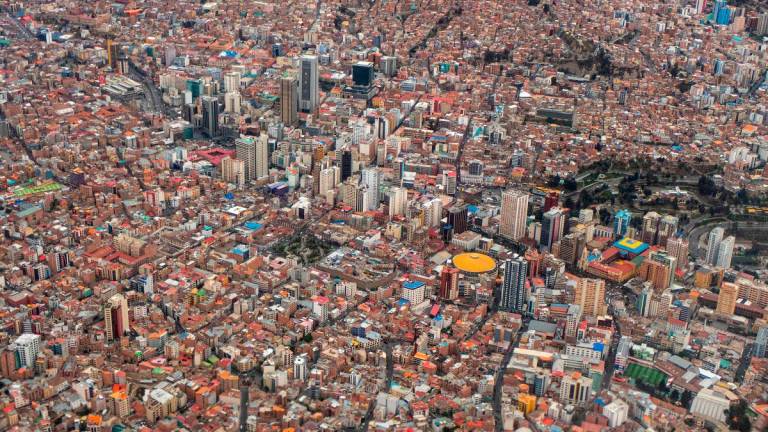 Aerial view of La Paz taken on October 13, 2025. Bolivia will hold the runoff presidential election on October 19. - MARTIN BERNETTI / AFP
