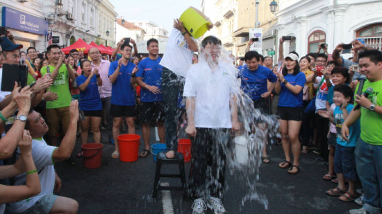 Guan Eng accepts ice bucket challenge