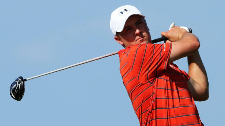 Spieth stretches lead to five in Hawaii