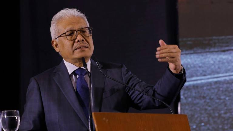 Timbalan Pengerusi PN, Datuk Seri Hamzah Zainudin - fotoBERNAMA
